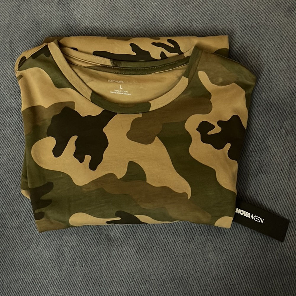 Fashion Nova Mens Camo T-shirt